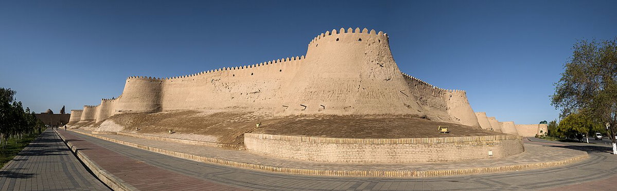 Стена Ичан-Калы (Ichan-kal’a devori, Itchan Kala walls), Khiva, Uzbekistan, 2025