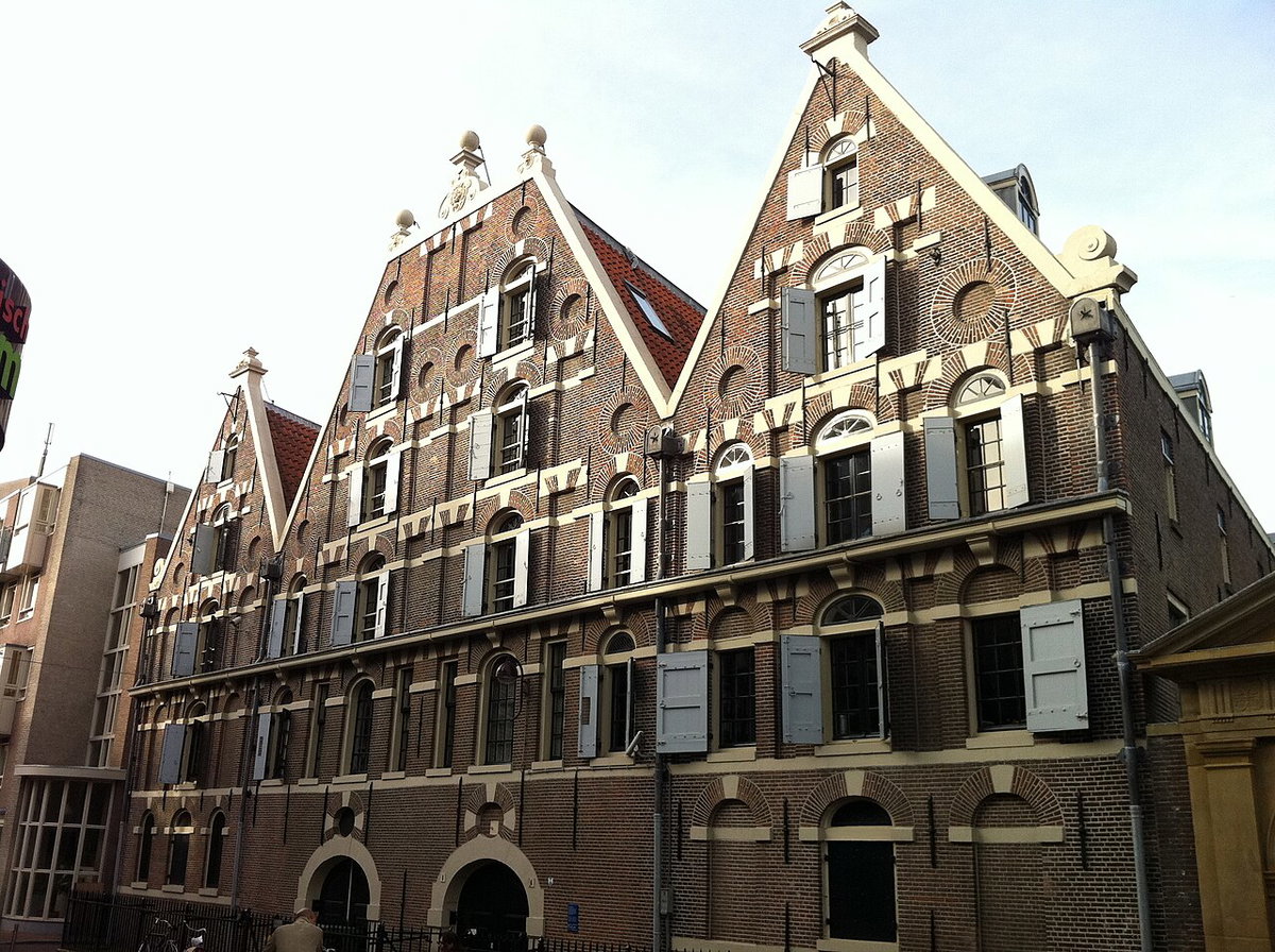 Amsterdam - Stadsturfpakhuizen Nieuwe Amstelstraat 6, Amsterdam, Netherlands, 2011