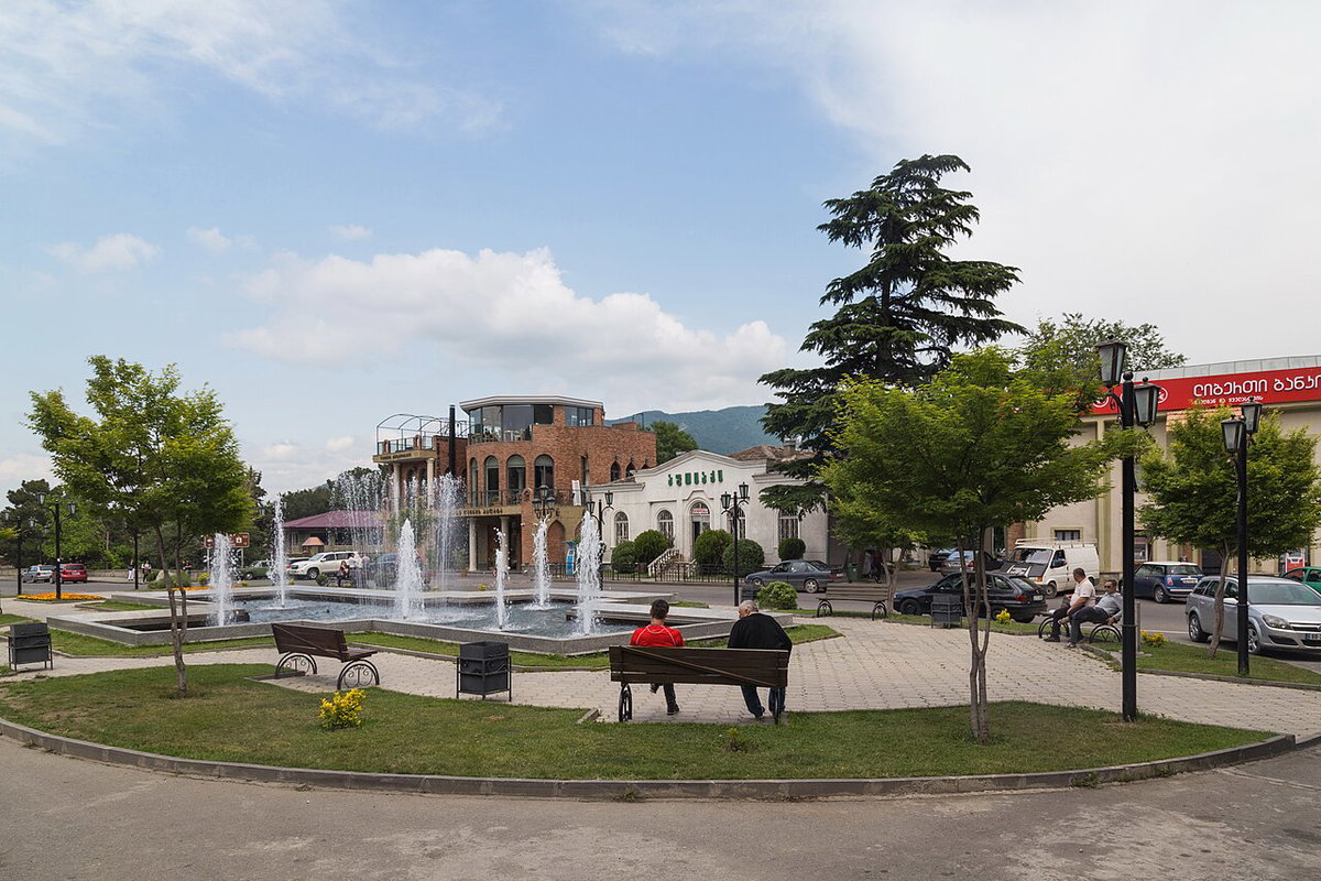 Mccheta, Plac z fontanną, Mtskheta, Georgia, 2016