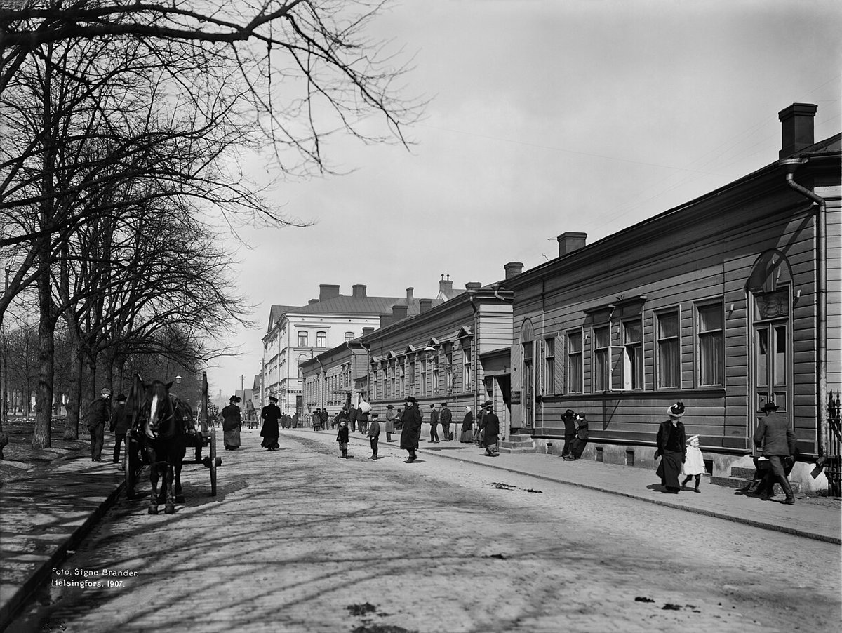 Itäinen Heikinkatu 9, 11, 13 (nykyisin Mannerheimintie 5, 7). - N25 (hkm.HKMS000005-0000009e), Helsinki, Finland, 1907
