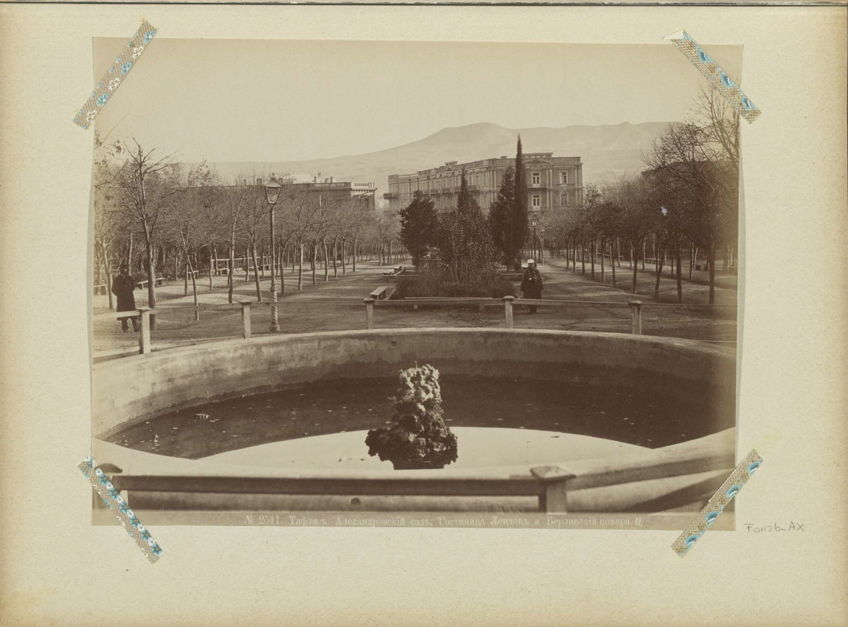 EU: Hotel met tuin in Tiflis (1890) [AX], Tbilisi, Georgia, 1890
