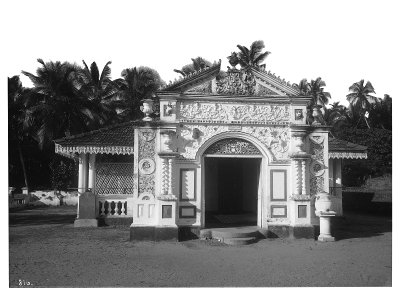 EU: Mount Lavinia (Colombo-Mount Lavinia, heute Vorort Dehiwala-Mount Lavinia) auf Ceylon/Sri Lanka. Eingangsfassade eines buddhistischen Tempels (1913), Mount Lavinia, 1913