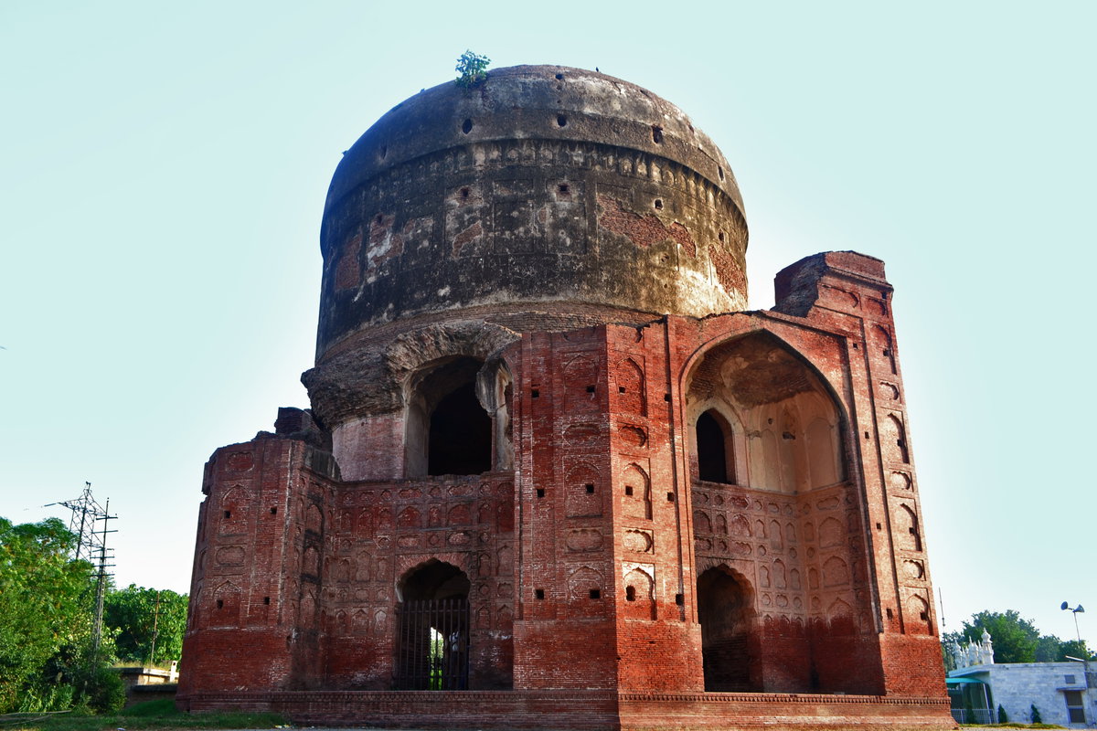 Tomb of Khan-e-Jahan Bahadur Zafar Jang Kokaltash North Face, Lahore, Pakistan, 2012
