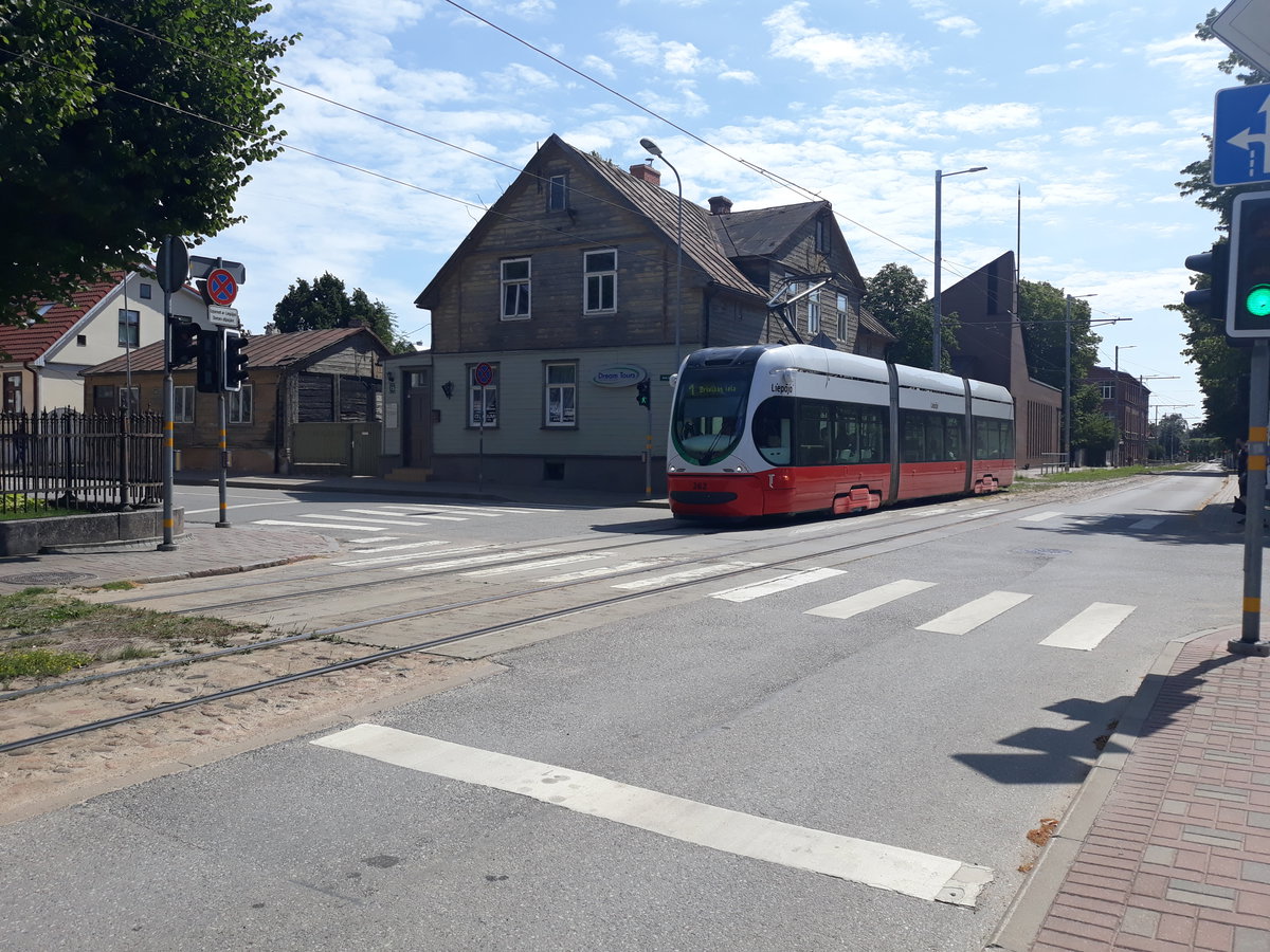 1. tramvajs uz Valdemāra ielas, Liepāja, Latvia, 2023