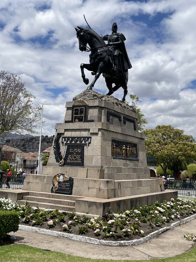 Moument to Mariscal Sucre in Plaza de Armas, Ayacucho, Perú Daytime Front, Ayacucho, 2025
