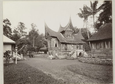 EU: Een Minangkabau woning in Bukittinggi (1901), Bukittinggi, 1901