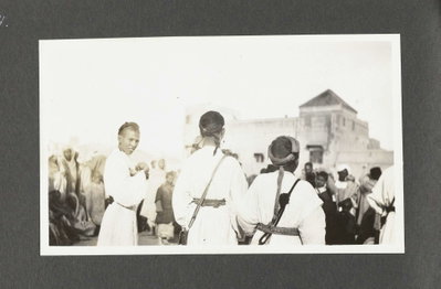 EU: Dansende jongens op het plein Djemaa El Fna, Marrakech (1925), Marrakech, 1925