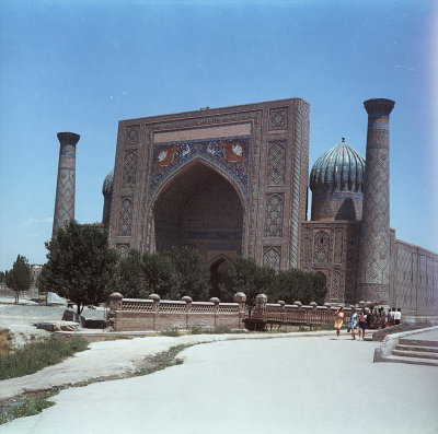 EU: Sher-Dor Madrasa on Registan Square, Samarkand (1972), Samarkand, 1972
