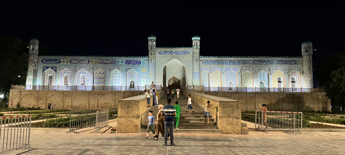 Xudoyorxon oʻrdasi. Kechki koʻrinishi, Kokand, Uzbekistan, 2024