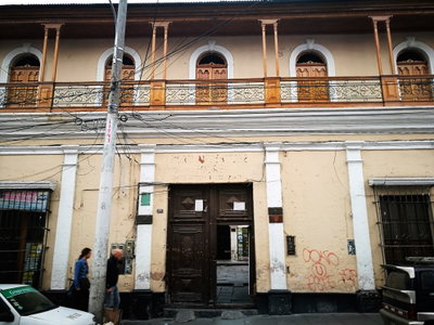Façana d'edifici del carrer Alfonso Ugarte d'Arequipa, Arequipa, 2017