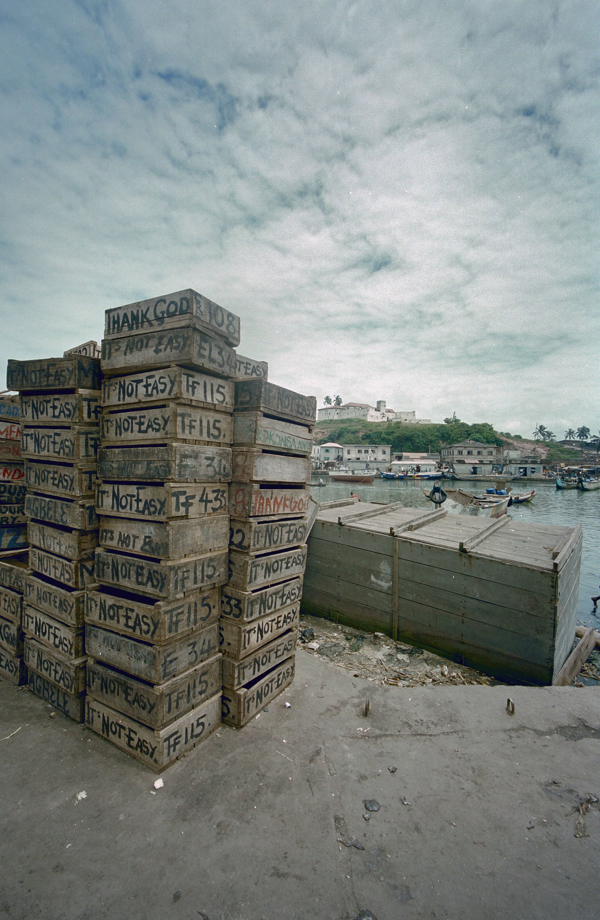 Vis verkoop op de markt - Elmina - - RCE, Elmina, Ghana, 2002