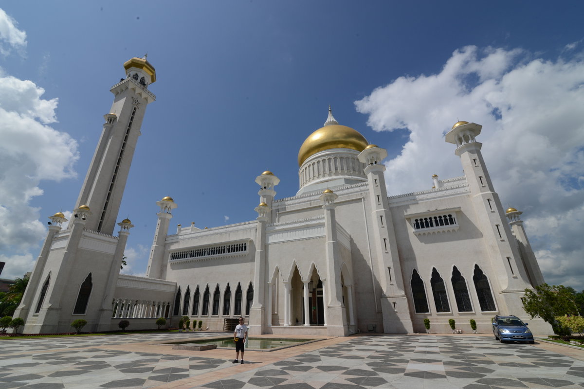 Sultan Omar Ali Saifuddin Mosque, Bandar Seri Begawan, Brunei, 2014