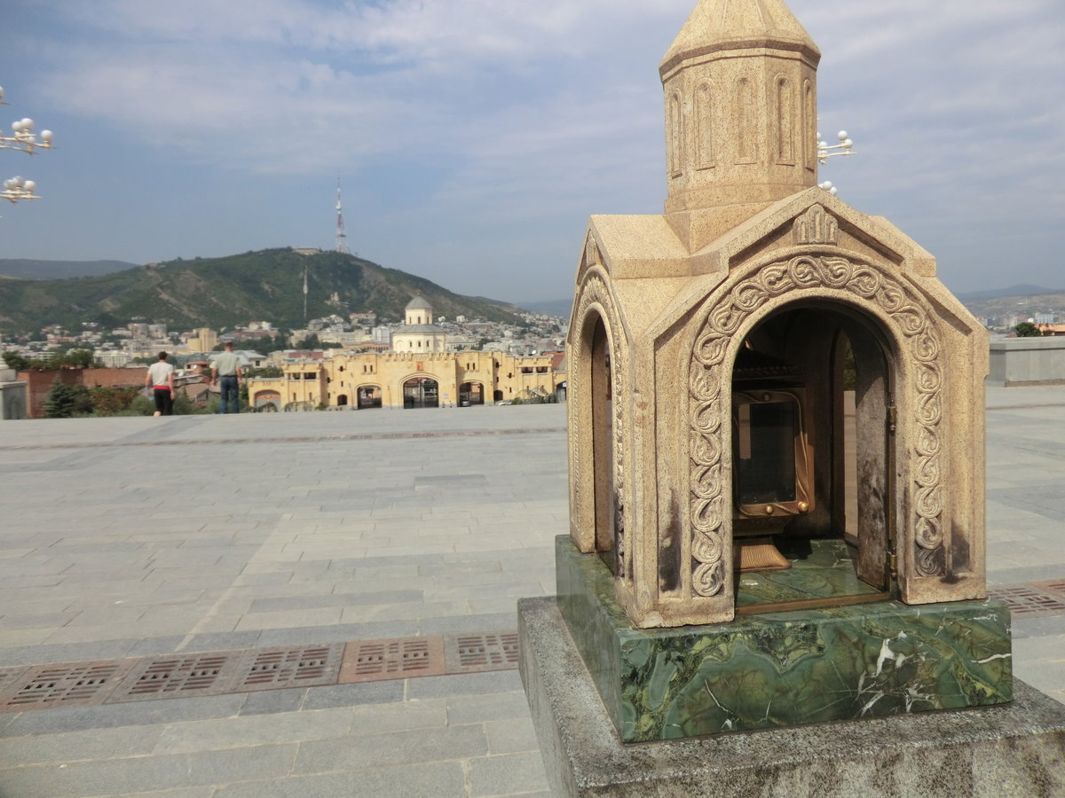 ツミンダ・サメバ大聖堂, Tbilisi, Georgia, 2012
