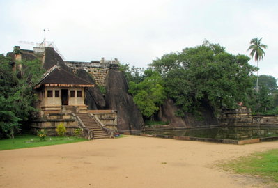 Isurumuniya temple 01, Anuradhapura, 2006