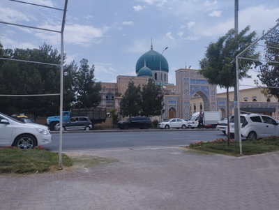 Mosque in Samarkand next to the Ashrathana, Samarkand — photos through time