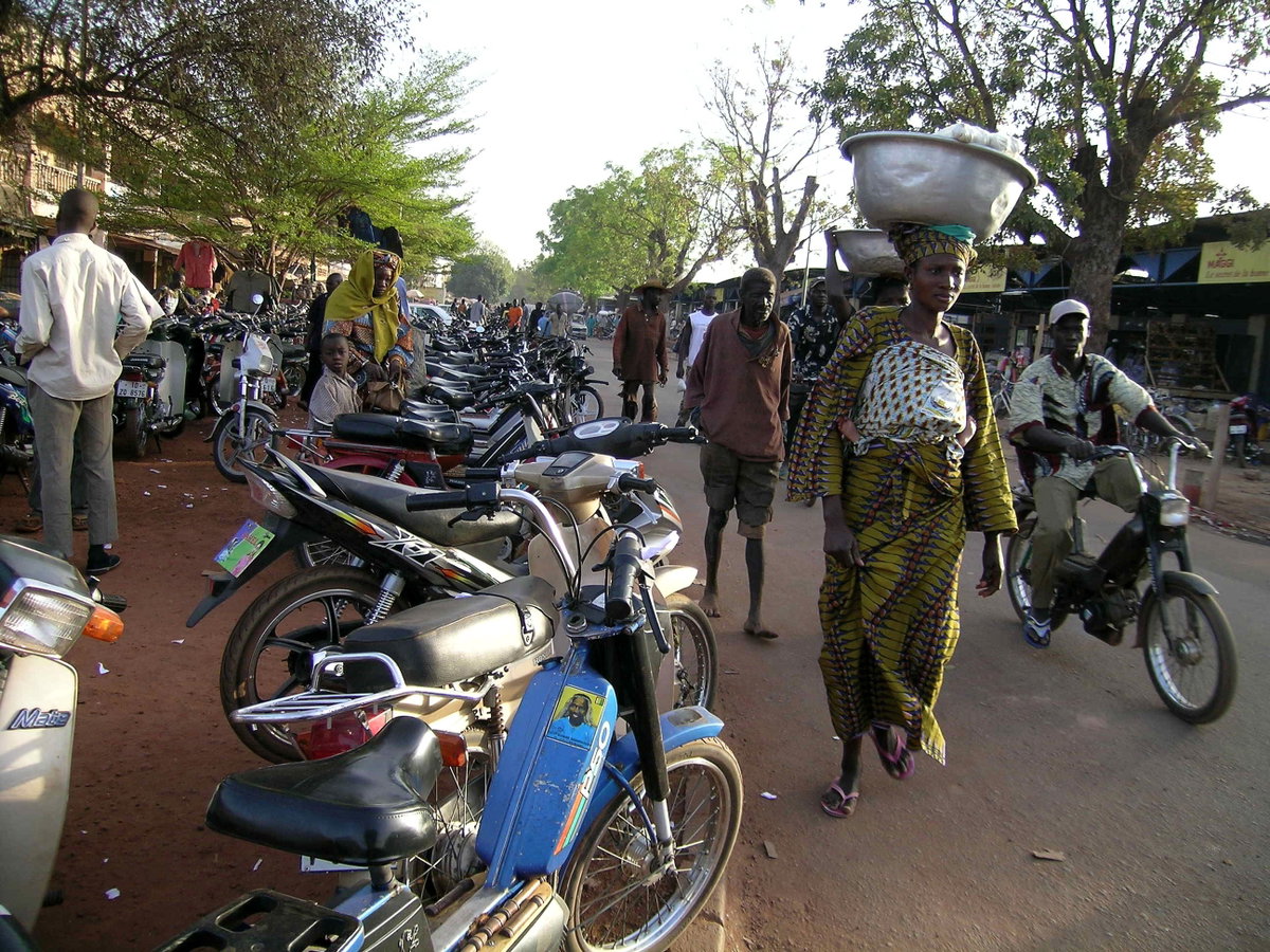 Rue de Bobo, Bobo-Dioulasso, Burkina Faso, 2008