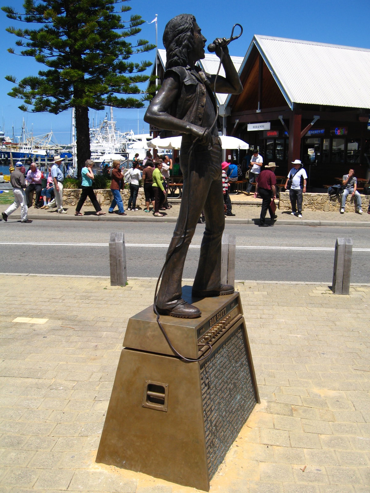 BonScottStatue1 gobeirne, Fremantle, Australia, 2008