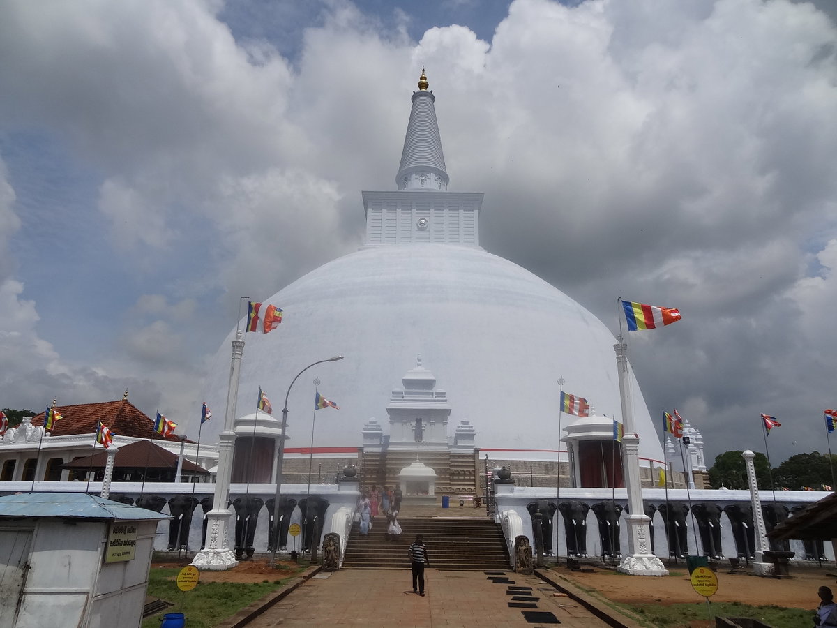 Ruwanwelisaya Stupa 25, Anuradhapura, Sri Lanka, 2013