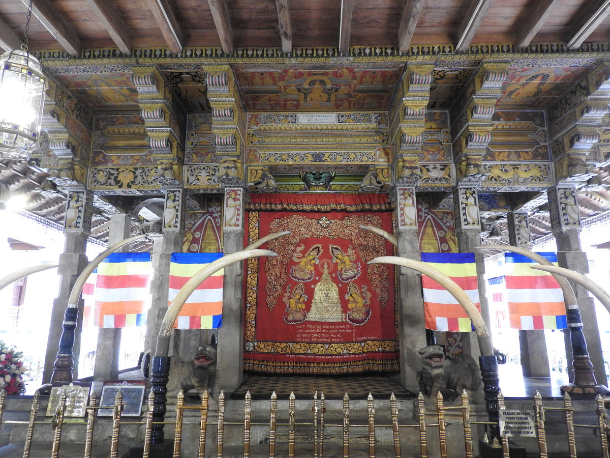 Sri Dalada Maligawa-6-kandy-Sri Lanka, Kandy, Sri Lanka, 2019