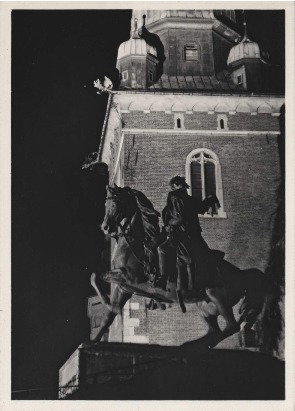 EU: Krakow. Kościuszko Monument in the background of the Cathedral (1939), Kraków, 1939