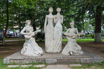 Kutaisi, Pomnik w parku, Kutaisi, 2014