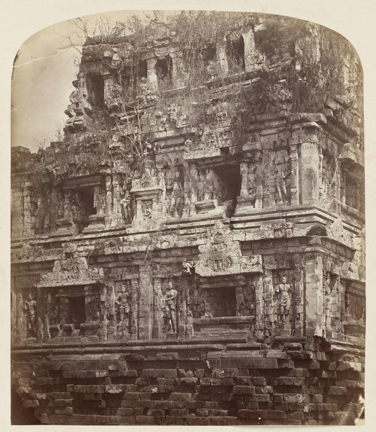 EU: Candi Sari Monastery (Buddhist), side wall (probably northern), decorated with semi-divine beings, near Kalasan, Yogyakarta district, D.I. Yogyakarta province 9th century, Indonesia (1865), Yogyakarta, Indonesia, 1865