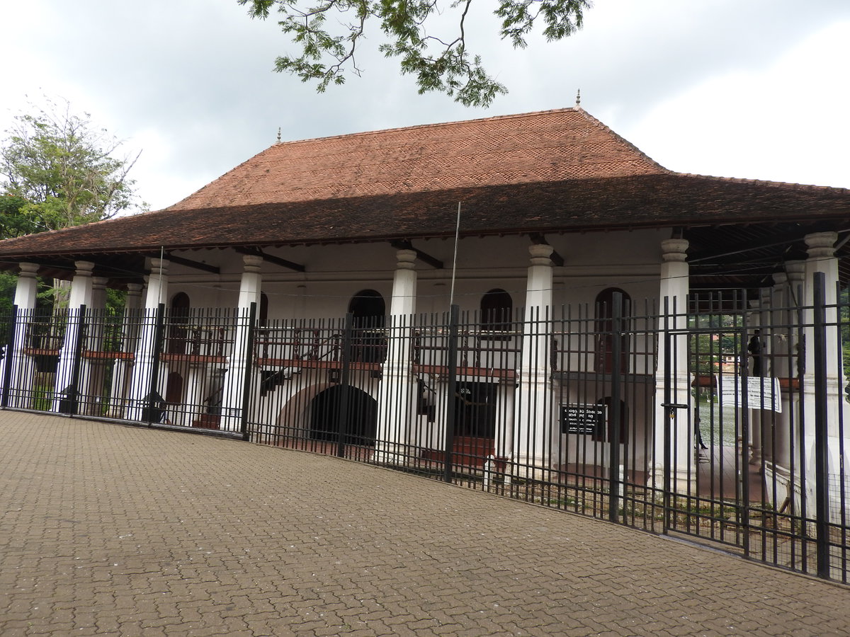 Sri Dalada Maligawa-35-kandy-Sri Lanka, Kandy, Sri Lanka, 2019