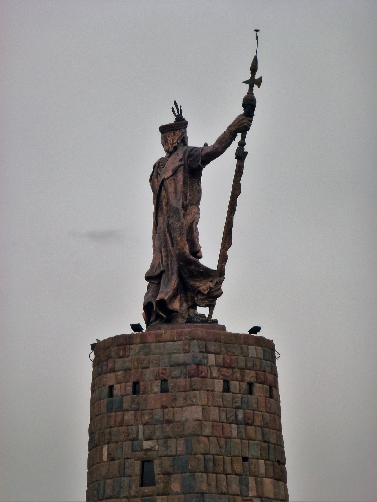 Statue de Pachacútec Avenida San Martín Cusco, Cusco, Peru, 2011