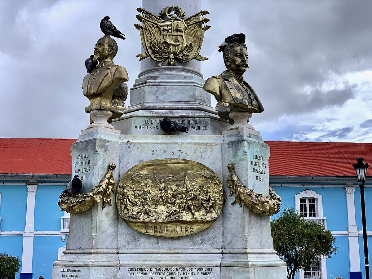 Monument to Dr. Mauel Pino in Parque Pino, Puno, Peru, 2018