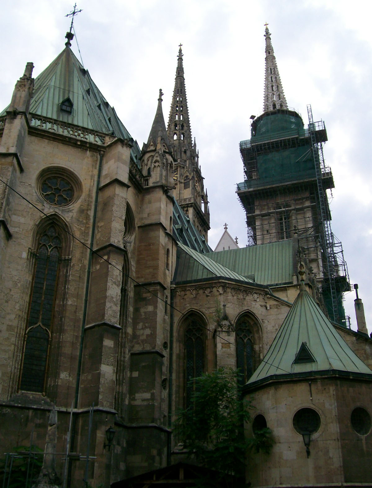 Zagrebacka katedrala straznja strana2, Zagreb, Croatia, 2008