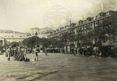 EU: Implantação da República [Militares na Praça do Rossio] (1910), Lisbon, 1910
