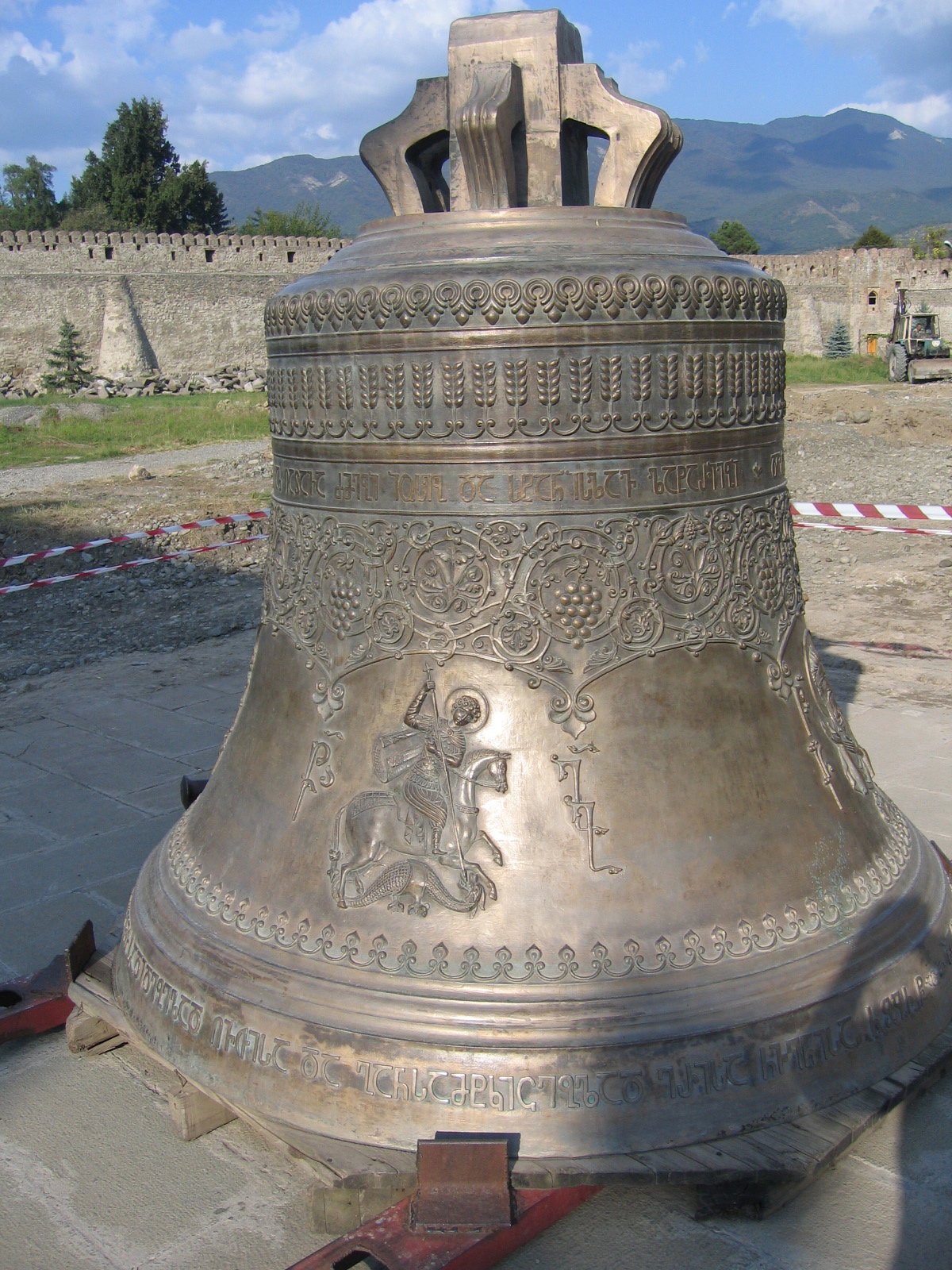 Big bell, Mtskheta, Georgia, 2005