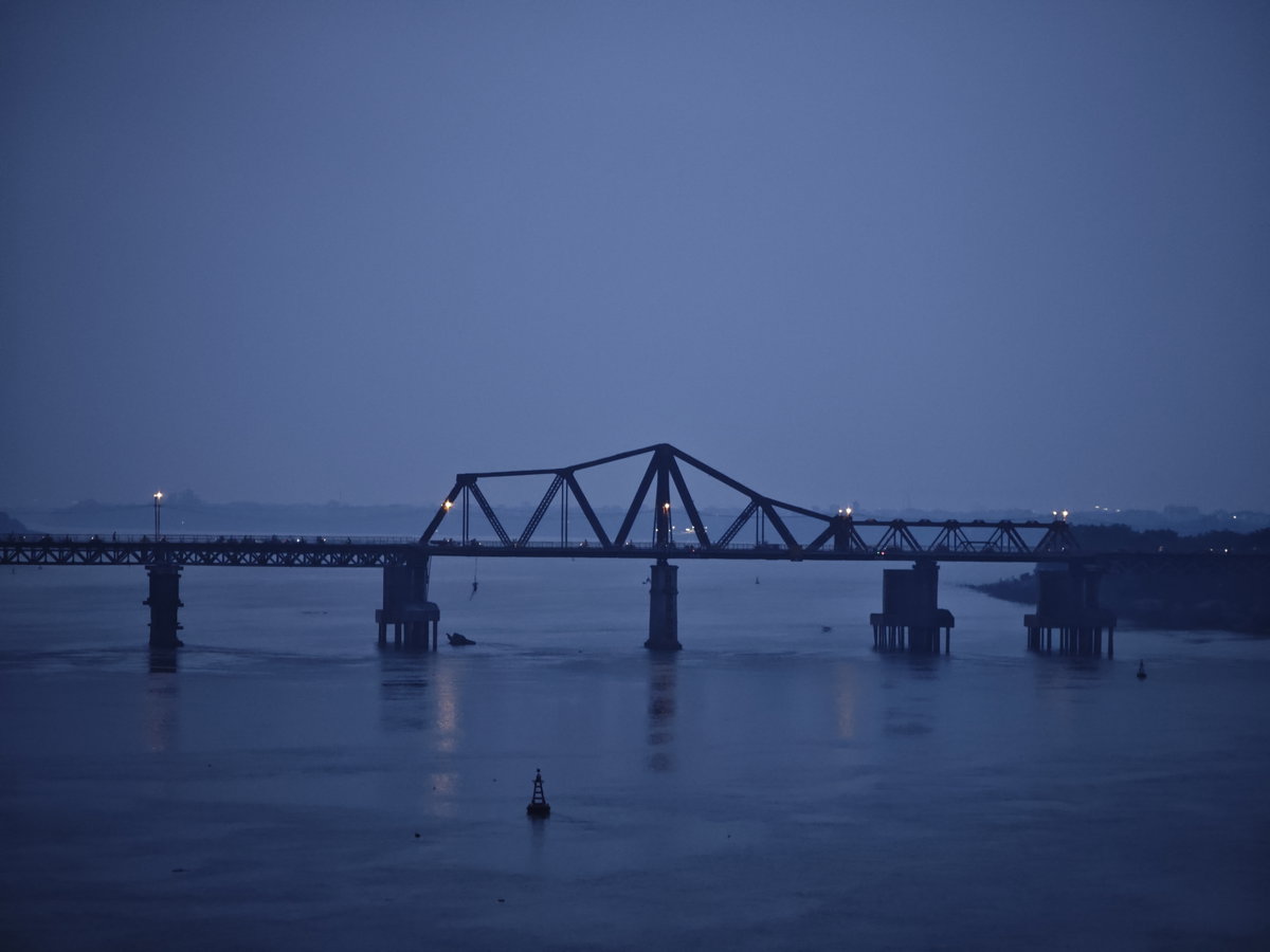 Cầu Long Biên vào đêm, Hanoi, Vietnam, 2025