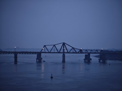 Cầu Long Biên vào đêm, Hanoi, 2025