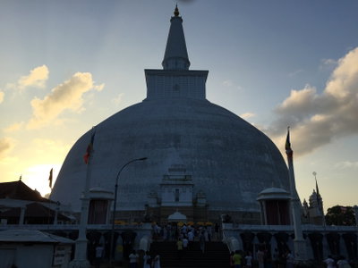 Ruwanwelisaya Stupa Eve, Anuradhapura, 2014
