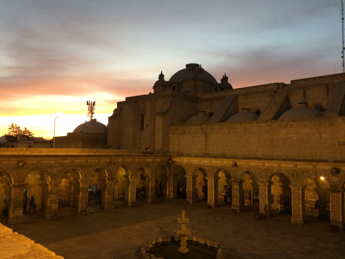 Claustros de la Compañía al atardecer, Arequipa, Peru, 2015
