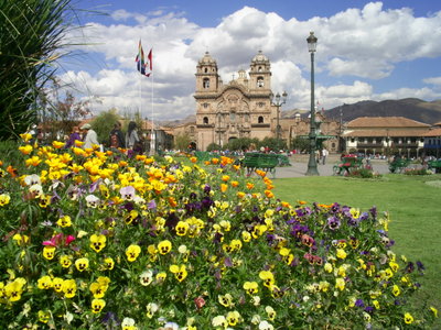 Plaza de Armas con Flores - Julio, Cusco, 2007