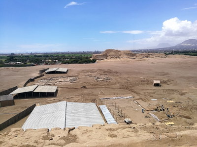 Huaca del Sol i restes de la ciutat enre les dues huaques02, Trujillo, 2017