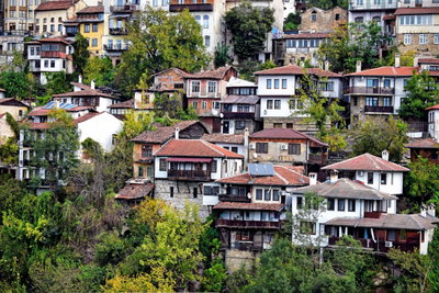 Street full of flowers, Veliko Tarnovo — photos through time