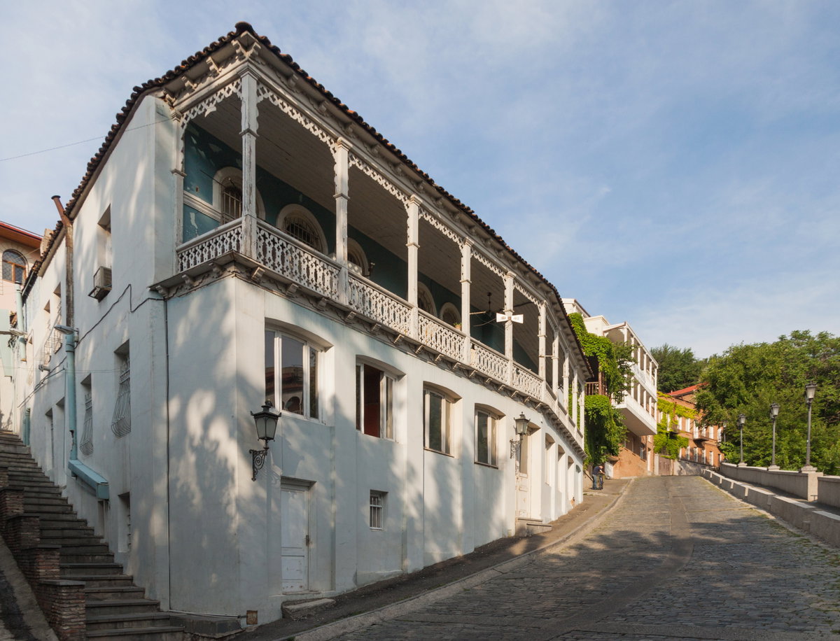 Tbilisi, Budynek, Ulica Elene Akhvelediani Rise, Tbilisi, Georgia, 2014