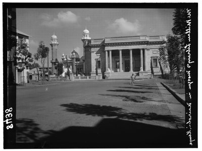 Kenya Colony. Nairobi. MacMillan Library and the Indian mosque LOC, Nairobi, 1936