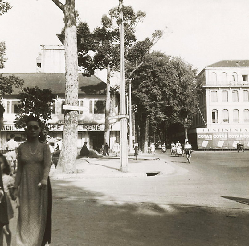 Place Francis-Garnier (du Théâtre) et rue Catinat de Saïgon, Ho Chi Minh City, Vietnam, 1947