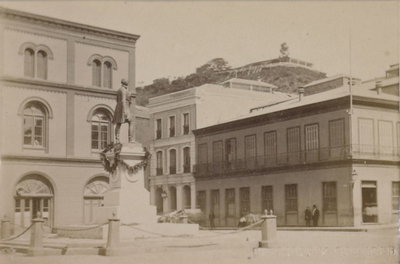 Plaza sotomayor en, Valparaíso, 1874