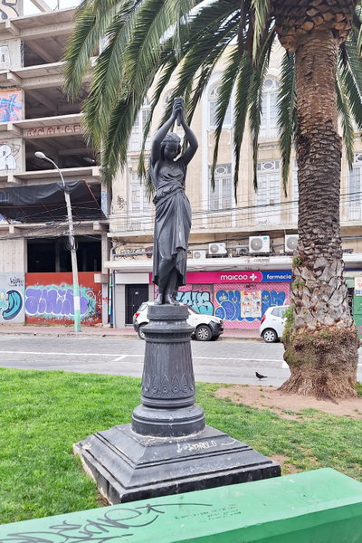 Estatua en Parque Italia, Valparaíso, Valparaíso, 2024