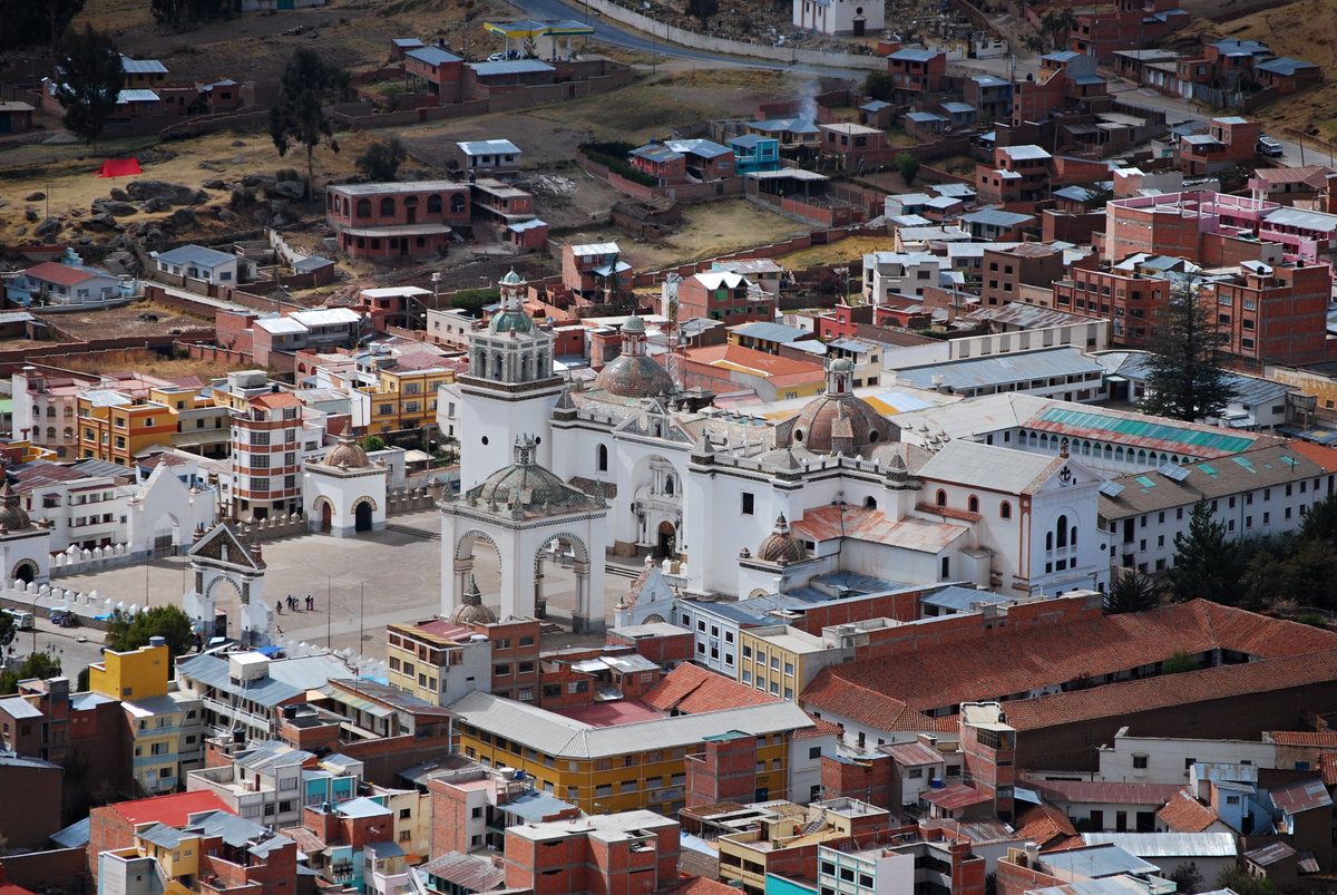 Copacabana - pohled z Cerro Calvario na katedrálu, Copacabana, Bolivia, 2008