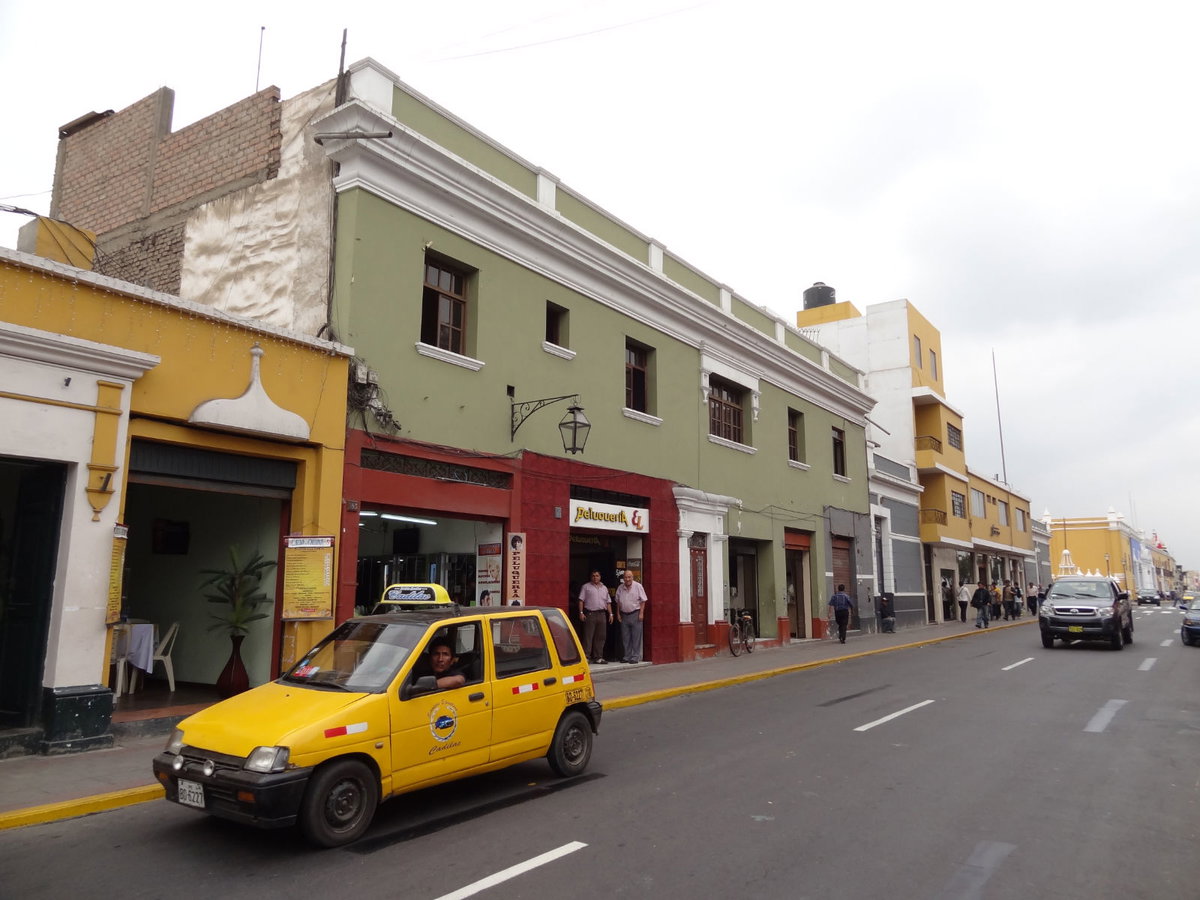 PELUQUERIAS "EL" II, Trujillo, Peru, 2011