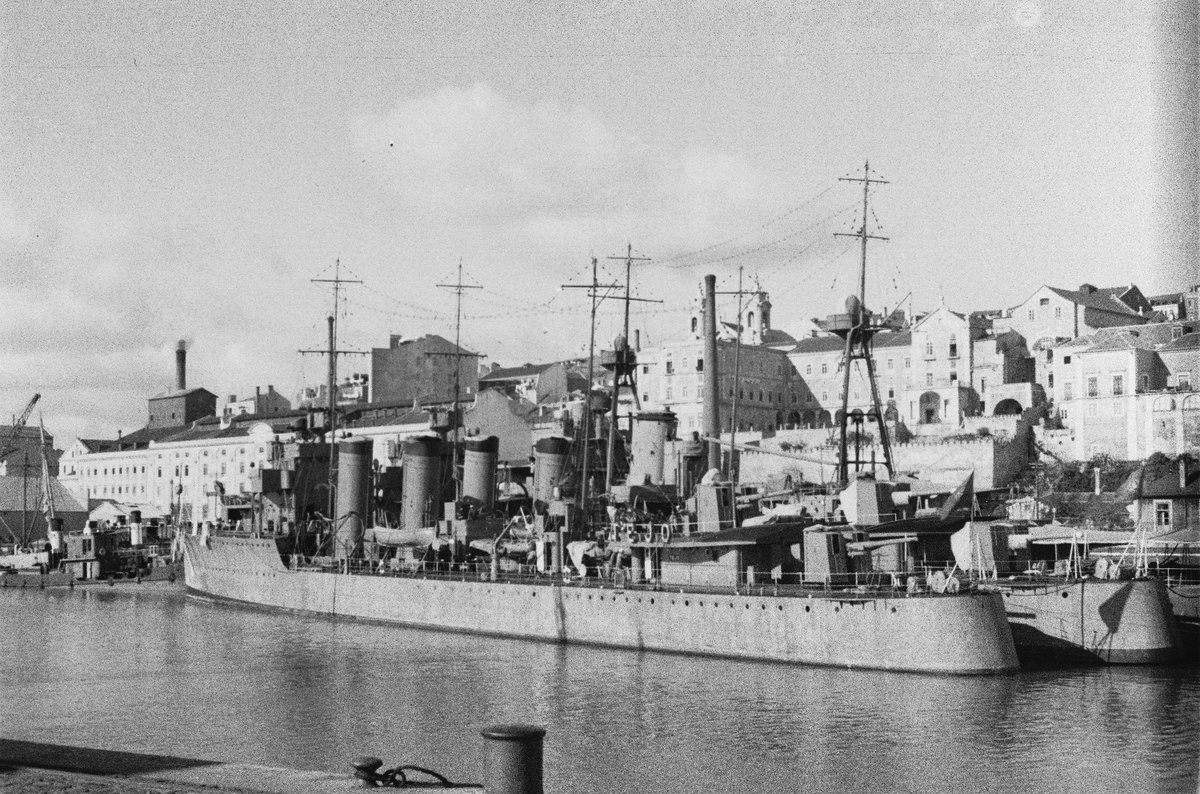 EU: Travel photos Portugal. Lisbon, city harbor (1942), Lisbon, Portugal, 1942