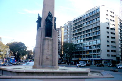 Obelisco foto, Montevideo — photos through time
