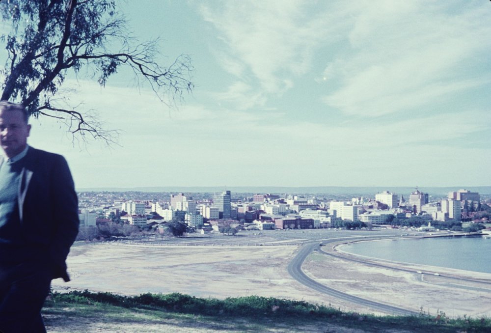 EU: Wereldreis 1960 van Smaldeel 5. Uitzicht over Fremantle. (1960), Fremantle, Australia, 1960