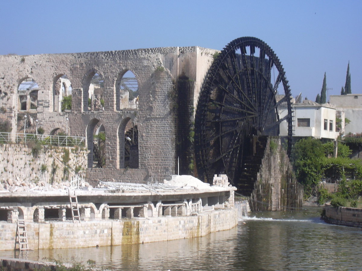 Hama, Norias (hölzerne Schöpfräder) schaufeln quietschend das Wasser aus dem Orontes in die Aquädukte, Hama, Syria, 2006